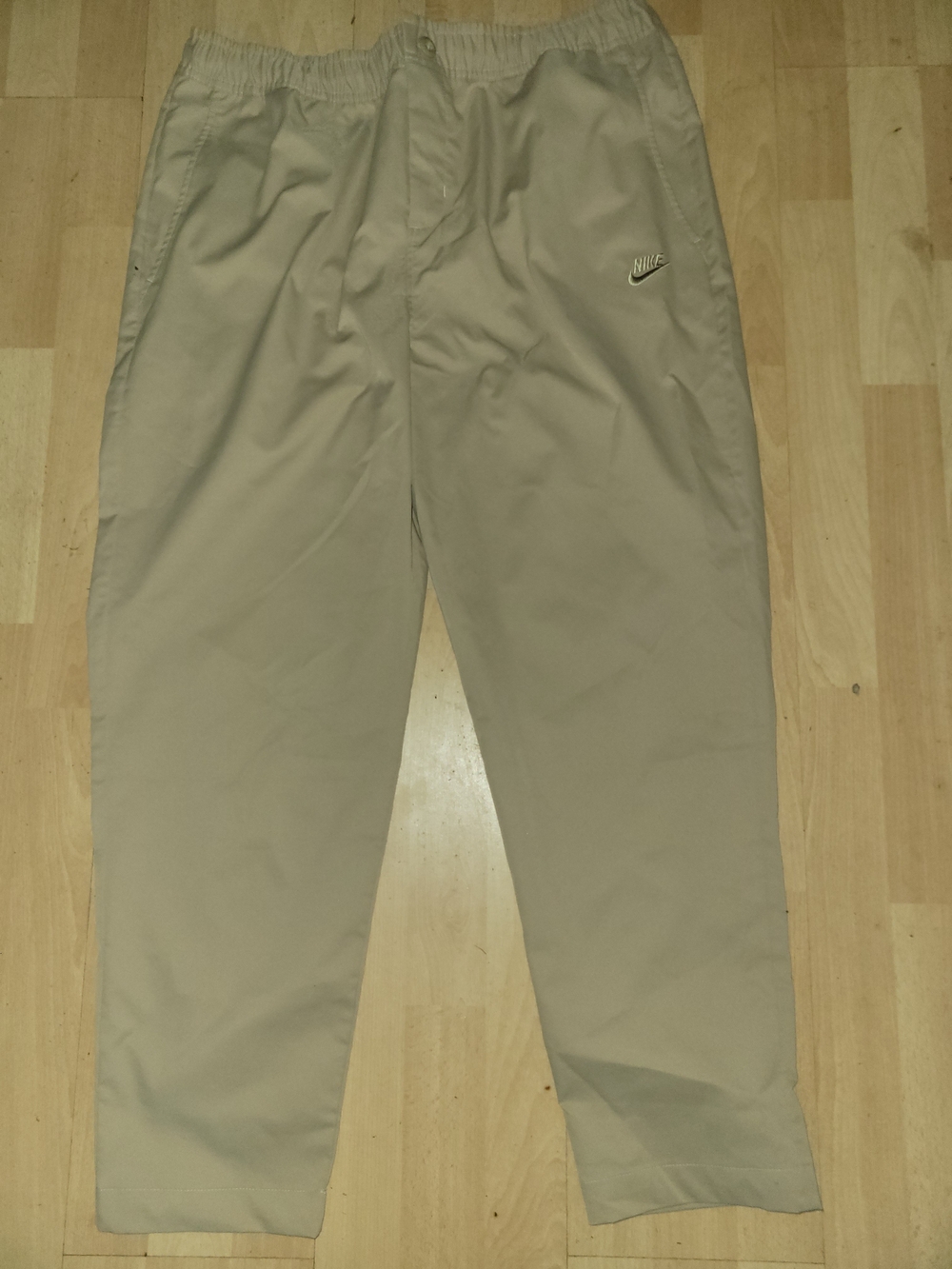 Nike Men’s Khaki Elastic-Waist Chinos
